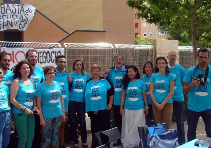 Los representantes de PSOE e IU durante la rueda de prensa