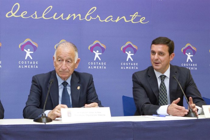 Amat y García presenta el operativo turístico de Costa de Almería para verano 