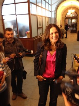 María Pardo acude al Ayuntamiento compostelano