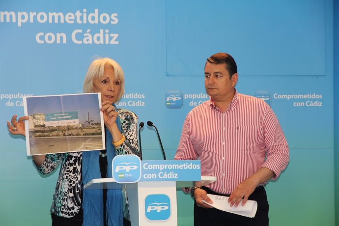 Martínez y Sanz en rueda de prensa