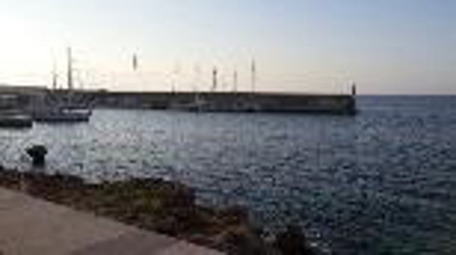 Tren de fondeo en el puerto de Cala Rajada