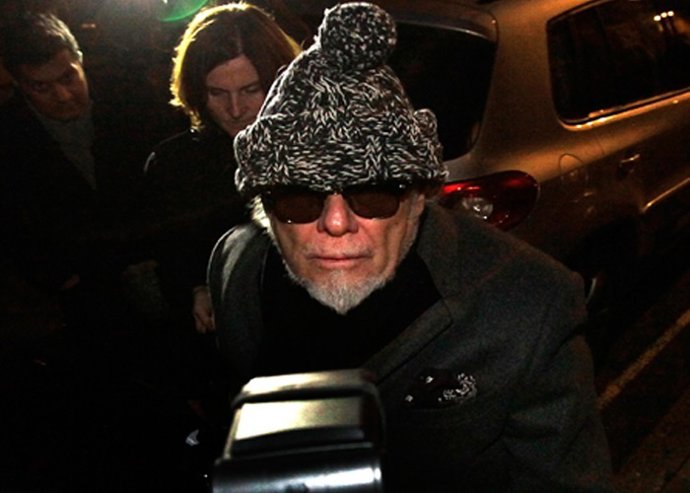 Gary Glitter CUSADO DE ABUSAR SEXUALMENTE DE MENORES DE EDAD