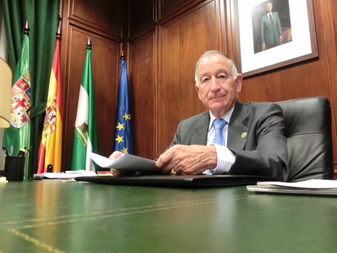 Gabriel Amat, en el despacho de Presidencia de la Diputación