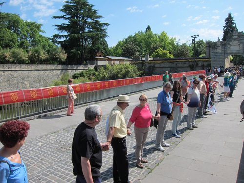 Cadena humana en Pamplona a favor del derecho a decidir