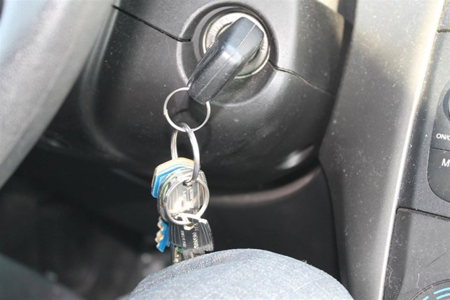 COCHE, CONSUMO, ARRANQUE, GASOLINA, TRÁFICO, VIAJE