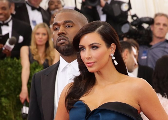 Kim Kardashian Kanye West retrato boda