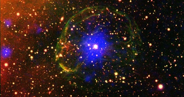 Púlsar en una supernova