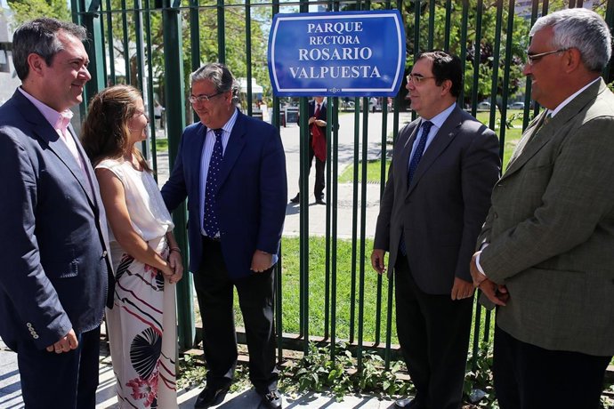 Rotulación del Parque Rectora Rosario Valpuesta