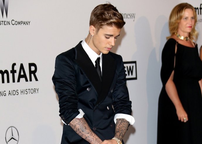  Justin Bieber Attends Amfar's 21St Cinema Again