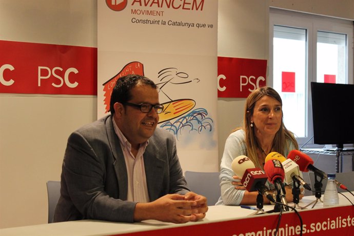 Joan Ignasi Elena, y una de las dos candidatas del PSC, Glòria Plana