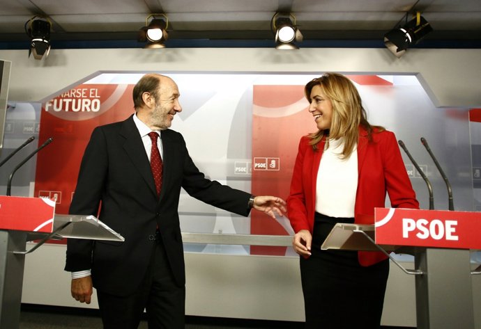 Alfredo Pérez Rubalcaba y Susana Díaz en Ferraz