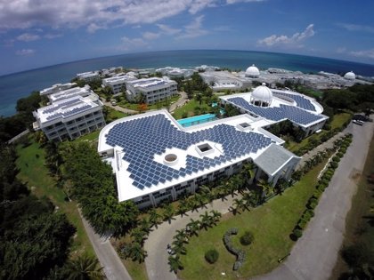 Palladium Hotel invierte 2,2 millones en la mayor planta de energía solar  fotovoltaica de Jamaica