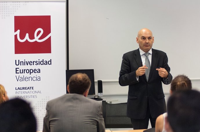 Javier Gómez Bermúdez en la Universidad Europea de Valencia 
