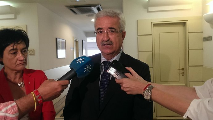 El consejero de la Presidencia de la Junta, Manuel Jiménez Barrios