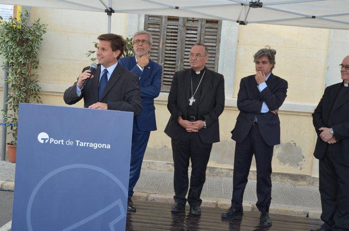 El pte del Puerto de Tarragona J.Andreu en la inauguración de Stella Maris