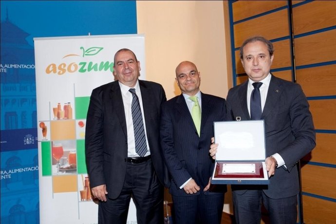 Alfonso Mena (secretario general de Asozumos) Javier Lorenzo (presidente de Asoz