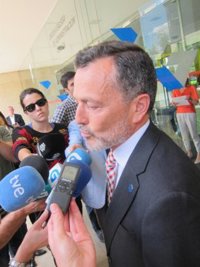 Hernández reconoce que el PP cometió "muchísimos errores" en Santiago, pero se propone "buscar al mejor equipo"