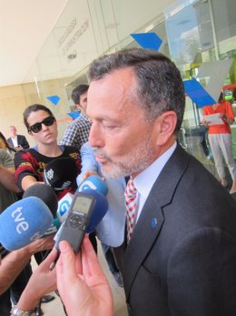 El conselleiro de Medio Ambiente y futuro alcalde de Santiago, Agustín Hernández