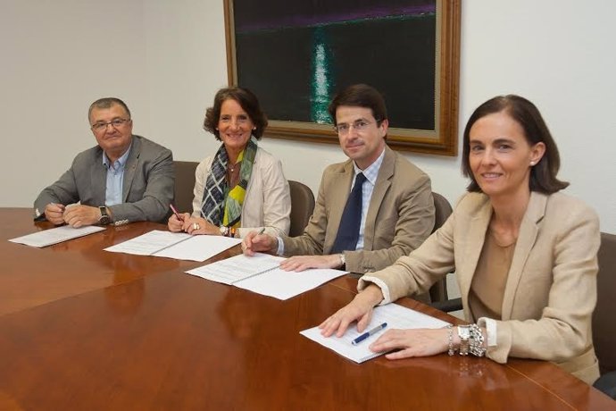 Firma del convenio entre la UN, SEDENA y el Ayuntamiento de Pamplona.