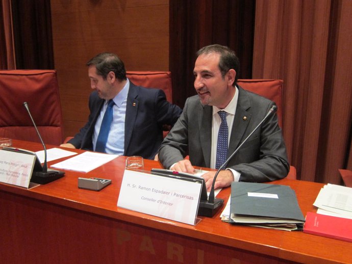 Los consellers J.M.Pelegrí y R.Espadaler en comisión parlamentaria