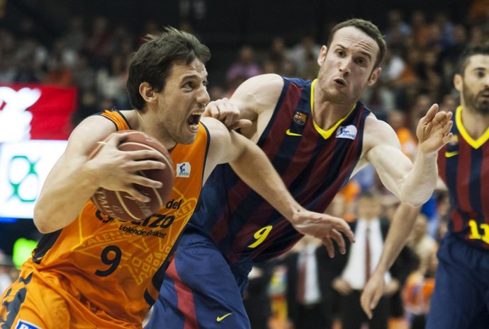 Van Rossom ante Marcelinho Huertas en los playoffs