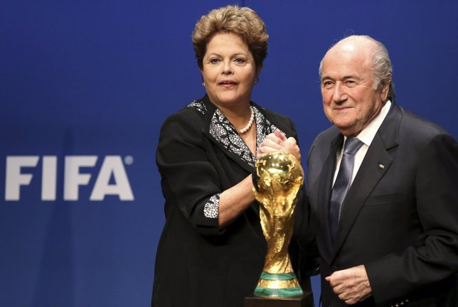 La presidenta de Brasil, Dilma Rousseff, y el de la FIFA, Joseph Blatter