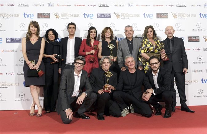 Mayra Gomez kemp el intermedio el tiempo entre costuras premios iris