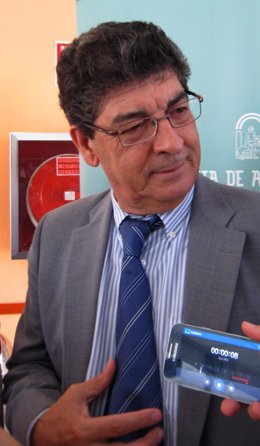 Diego Valderas, hoy ante los medios