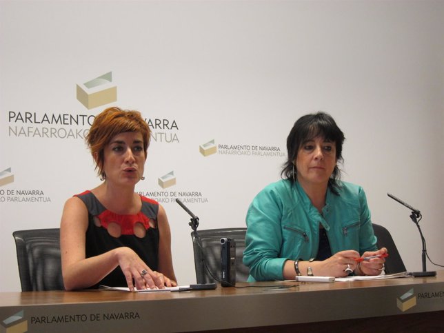 Las parlamentarias Bakartxo Ruiz y Asun Fernández de Garaialde.