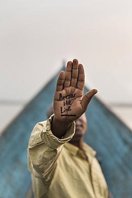 Imagen de la campaña para parar las prospecciones en Parque Nacional de Virunga