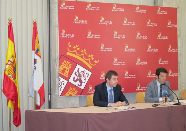 El director de la Aepsad (D) y el director general de Deportes (I)