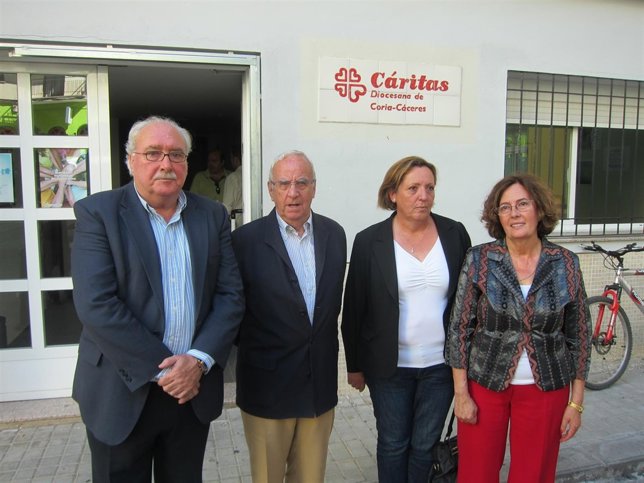 Visita De Diputados Socialistas A Cáritas De Coria-Cáceres