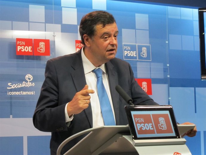 El portavoz del PSN en el Parlamento foral Juan José Lizarbe