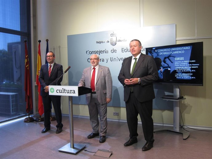 Lozano, Mendoza y Bernabé en la presentación de congreso de baile flamenco