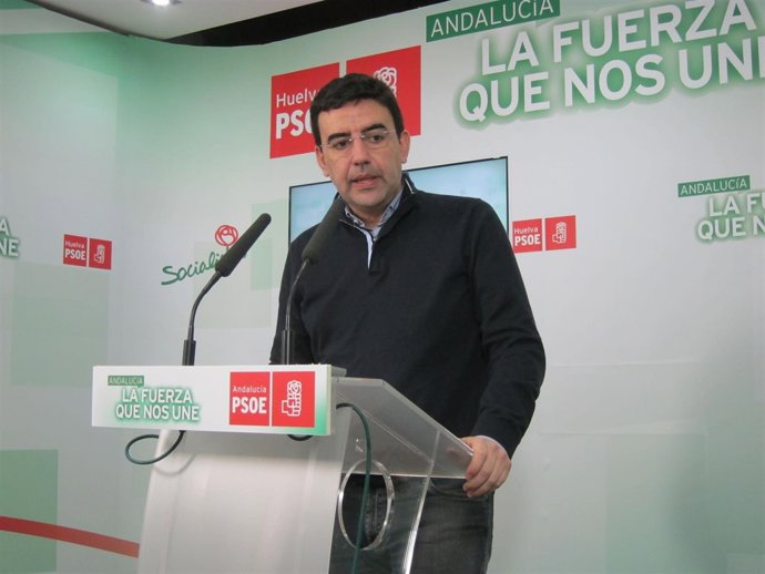 El portavoz del grupo parlamentario socialista, Mario Jiménez.
