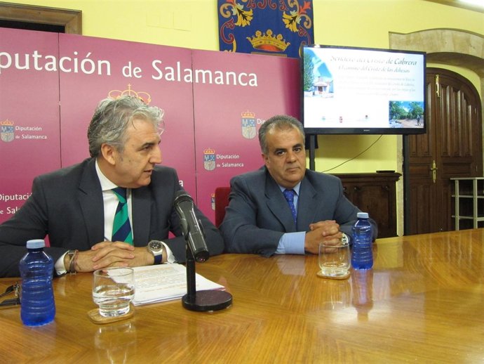 Goméz Bueno (izq) y Sánchez (drch) presentan las obras