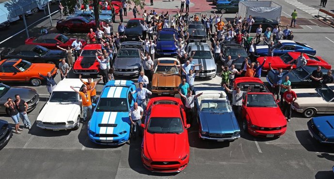 Concentración de Ford Mustang en Alemania