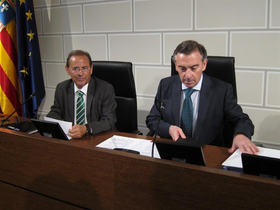 José Antonio Sanmiguel (PAR) y Luis Mª Beamonte (PP) en el pleno de la DPZ