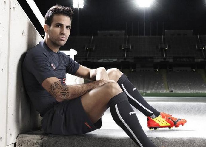 Cesc Fábregas va a tener un hermanito