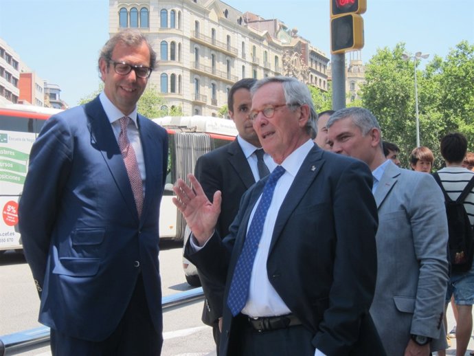 Xavier Trias con Lluís Sans en Passeig de Gràcia