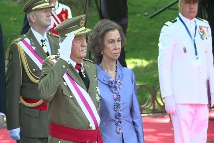 El Rey don Juan Carlos junto a la Reina.