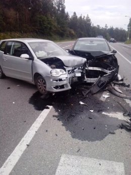 Accidente de dos turismos en la provincia de Pontevedra.