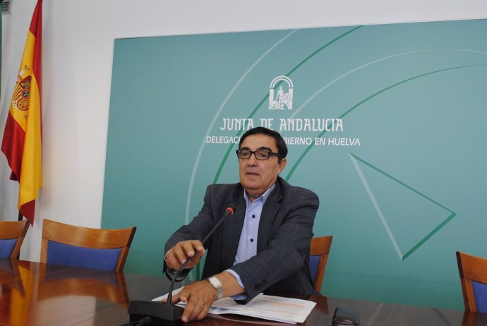 El delegado de Educación de la Junta en Huelva, Vicente Zarza.