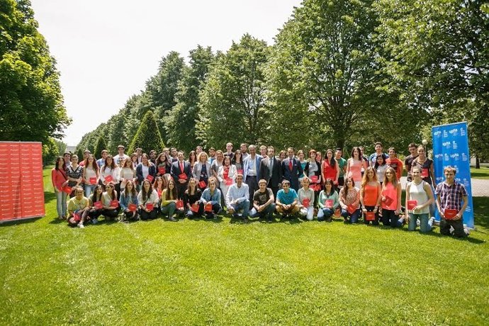 La UPNA y el Banco Santander entregan 72 becas de movilidad internacional.