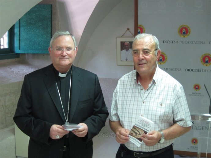El obispo de la Diócesis de Cartagena y el presidente de Cáritas diocesana