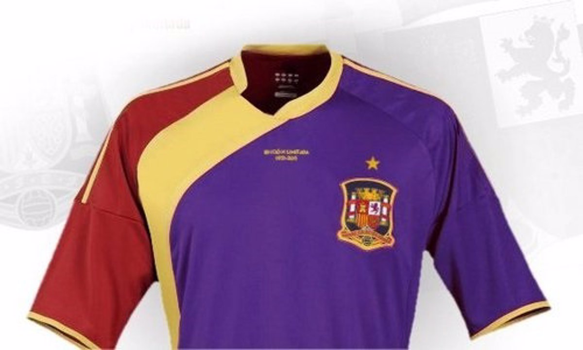 La camiseta de la Selección Española, en versión republicana