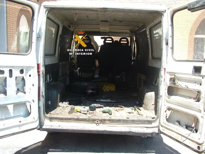 Furgoneta en la que se almacenaban productos robados