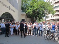 Vecinos de Benicalap rechazan ante Fabra y Barberá "el coste social" del centro de Casa Caridad en el barrio