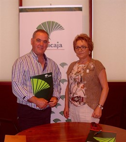 Firma de acuerdo entre Unicaja y el Ayuntamiento de Quesada