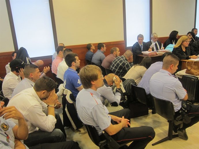 Juicio a un grupo de 'skins' por agresiones en Manresa